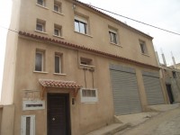 Location 2 F3 dans une villa à la cité DJAMA